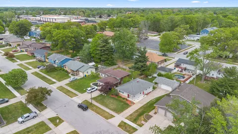 View/Area - 353 N Wright St, Griffith, IN 46319 photo 4 of 5