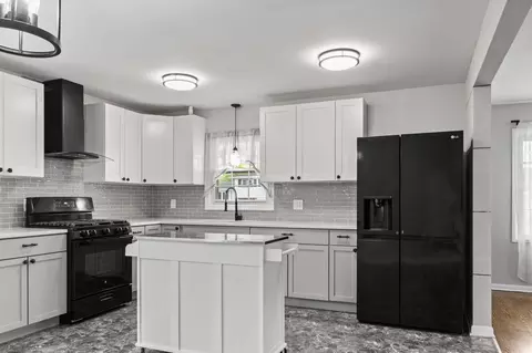 Kitchen - 353 N Wright St, Griffith, IN 46319 photo 3 of 7