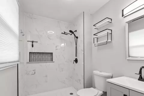 Bath - 353 N Wright St, Griffith, IN 46319 photo 3 of 4