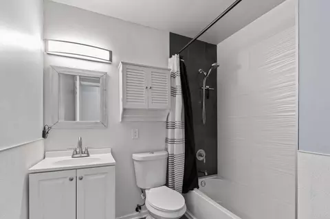 Bath - 353 N Wright St, Griffith, IN 46319 photo 1 of 4