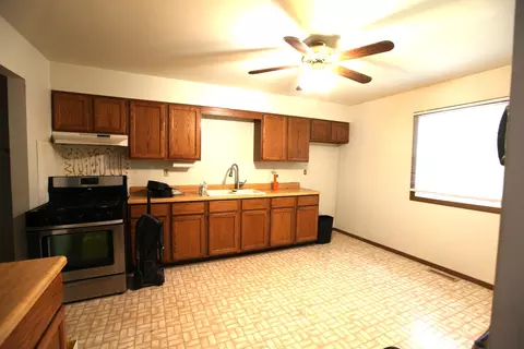 104 Beech Ct, Hebron, IN 46341 photo 3