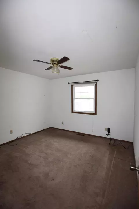 104 Beech Ct, Hebron, IN 46341 photo 6