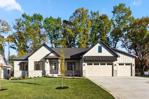 195 N Pinhook Dr, Valparaiso, IN 46385