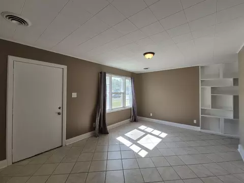 Living - 738 Mount St, Gary, IN 46406 photo 1 of 2