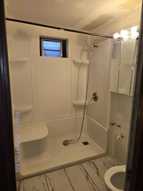Bath - 764 Rhode Island St, Gary, IN 46402 photo 1 of 1