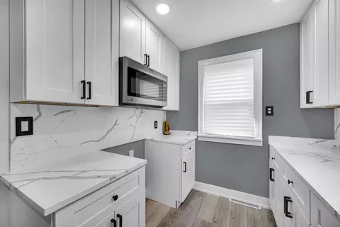 2035 Davis Ave, Whiting, IN 46394 photo 10