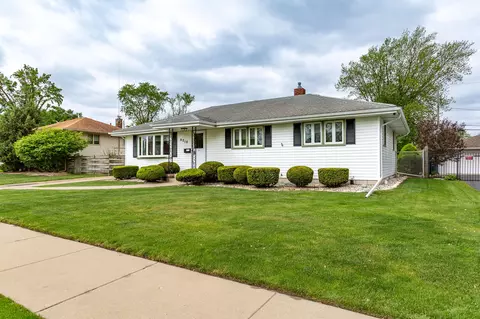 9218 Highland Pl, Highland, IN 46322