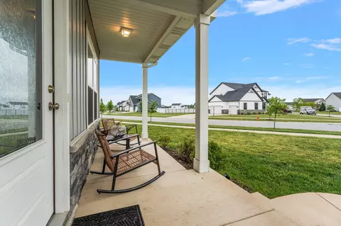 5401 Elkhart Cir, Crown Point, IN 46307 photo 9