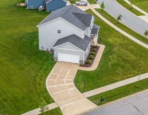 5401 Elkhart Cir, Crown Point, IN 46307 photo 5