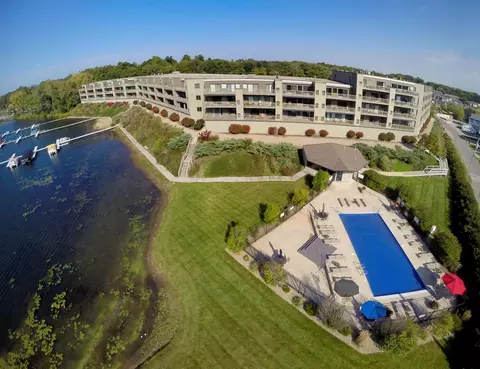 206 Outlook Cove Dr, La Porte, IN 46350
