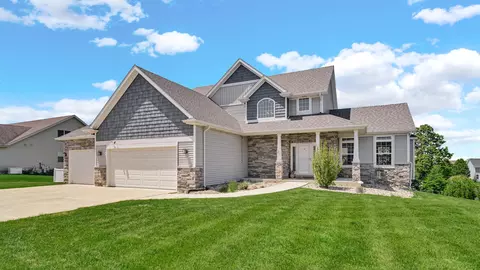 2813 Westwind Dr, Valparaiso, IN 46385