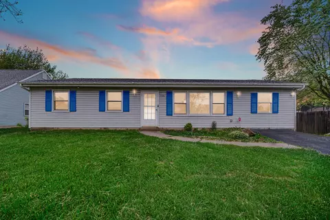 738 Heritage Rd, Valparaiso, IN 46385