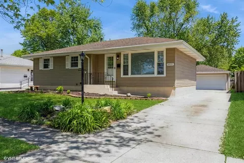 8035 North Dr, Highland, IN 46322