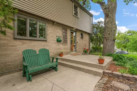 8308 Howard Ave, Munster, IN 46321 photo 2