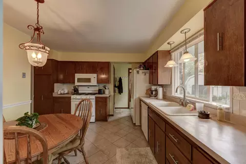 8546 Garfield Ave, Munster, IN 46321 photo 5