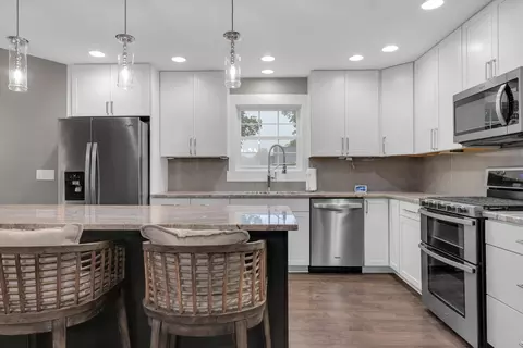 Kitchen - 8750 Selina Dr, Wheatfield, IN 46392 photo 5 of 8