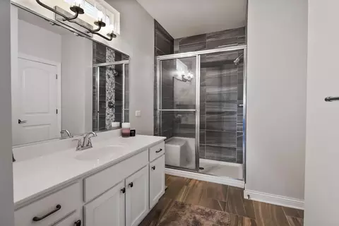 Bath - 10188 Azalea Dr, Crown Point, IN 46307 photo 1 of 3