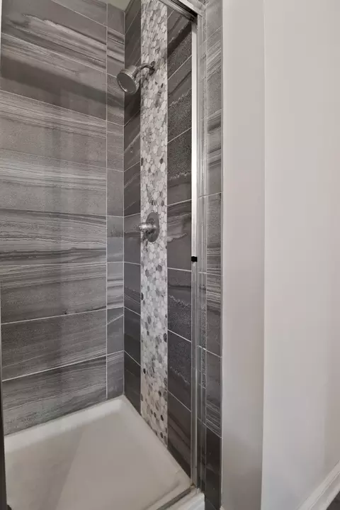 Bath - 10188 Azalea Dr, Crown Point, IN 46307 photo 2 of 3