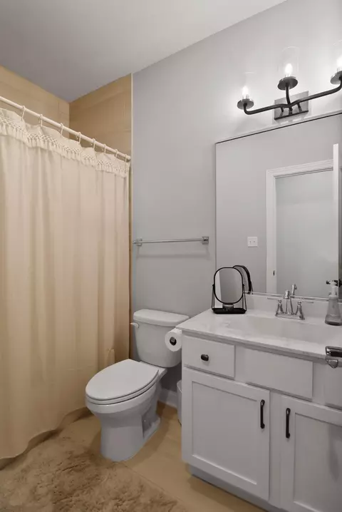 Bath - 10188 Azalea Dr, Crown Point, IN 46307 photo 3 of 3