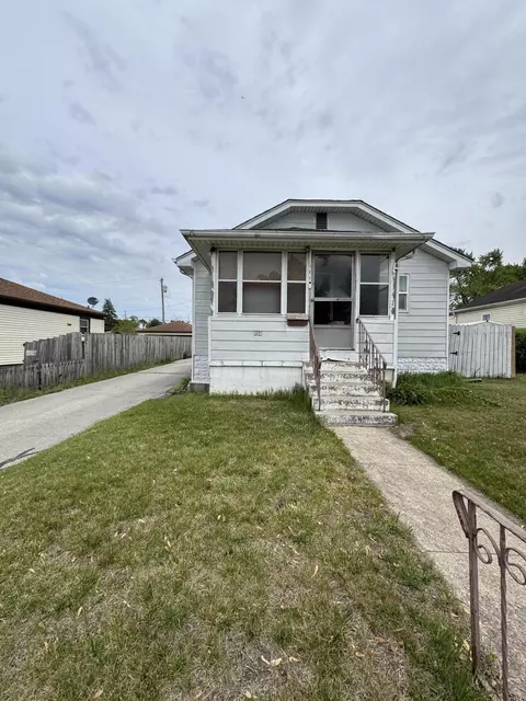 139 N Dwiggins St, Griffith, IN 46319 photo 1