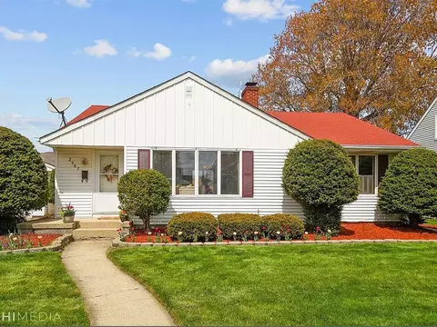 2907 Franklin St, Highland, IN 46322