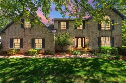 579 Fleetwood Dr, Valparaiso, IN 46385