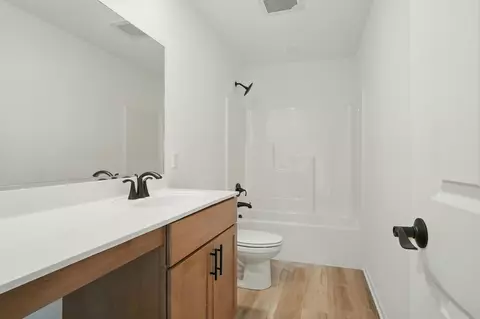 Bath - 6486 E 104th Ave, Crown Point, IN 46307 photo 3 of 3
