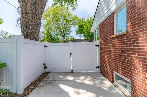304 Beverly Pl, Munster, IN 46321 photo 40
