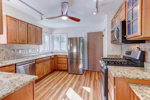304 Beverly Pl, Munster, IN 46321 photo 32