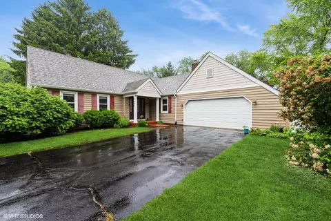 1655 Patoka Ct, Valparaiso, IN 46385