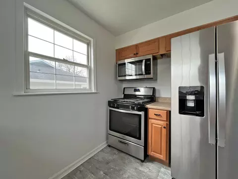 Kitchen - 813 N Broad St, Griffith, IN 46319 photo 3 of 4