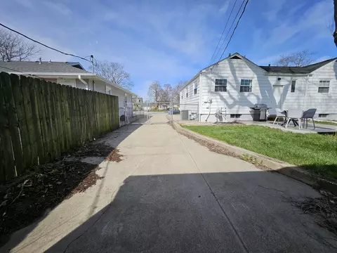 Exterior - 813 N Broad St, Griffith, IN 46319 photo 5 of 6