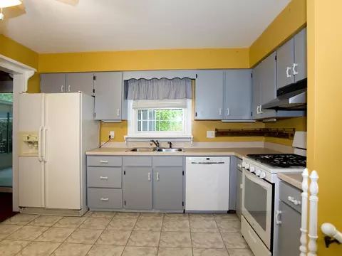 8230 Beech Ave, Munster, IN 46321 photo 8