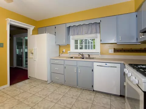 8230 Beech Ave, Munster, IN 46321 photo 9