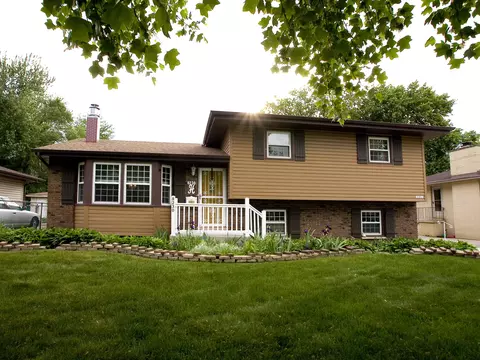 8230 Beech Ave, Munster, IN 46321 photo 1
