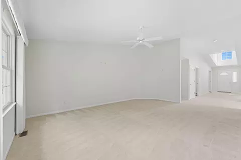 10746 Knickerbocker Ct, Saint John, IN 46373 photo 5