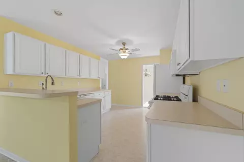 10746 Knickerbocker Ct, Saint John, IN 46373 photo 9