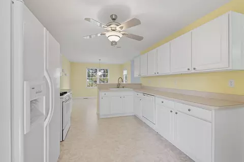 10746 Knickerbocker Ct, Saint John, IN 46373 photo 7