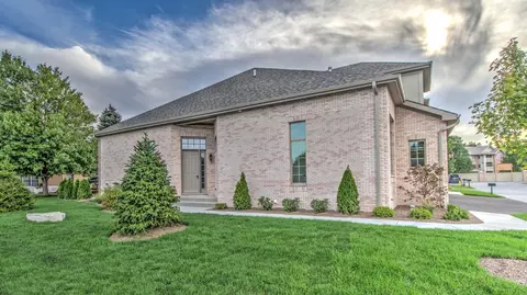 1733 Regal Ct, Munster, IN 46321 photo 32