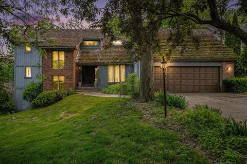 452 Amhurst Rd, Valparaiso, IN 46385