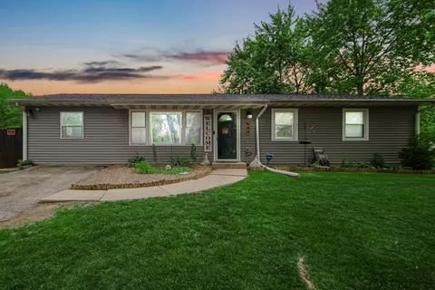 641 Oxbow Ct, Valparaiso, IN 46385