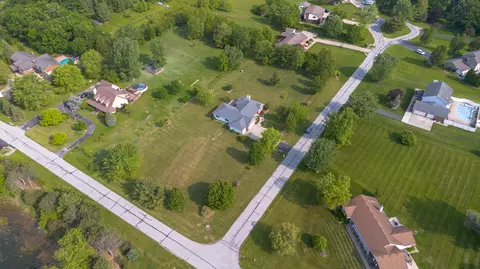 11556 Baker St, Crown Point, IN 46307 photo 2
