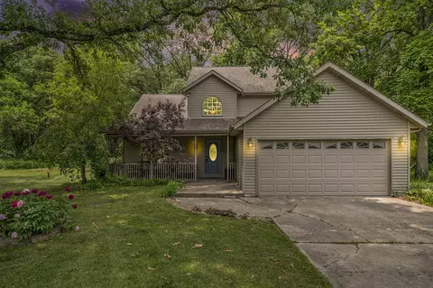10469 Locksley Dr, Rensselaer, IN 47978