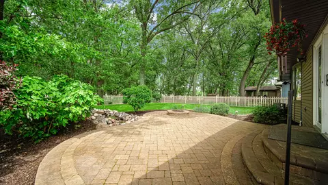 Exterior - 612 N Rueth Dr, Griffith, IN 46319 photo 3 of 6