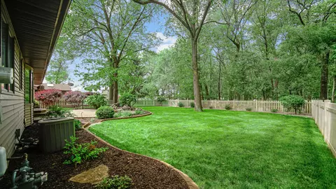 Exterior - 612 N Rueth Dr, Griffith, IN 46319 photo 4 of 6