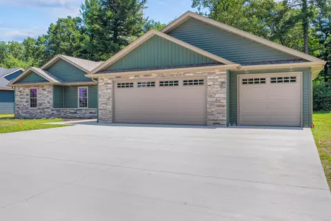 1615 Elderberry St, De Motte, IN 46310 photo 2