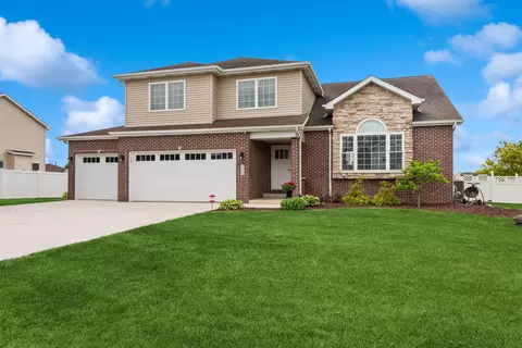 512 Scenic View Ave, Valparaiso, IN 46385