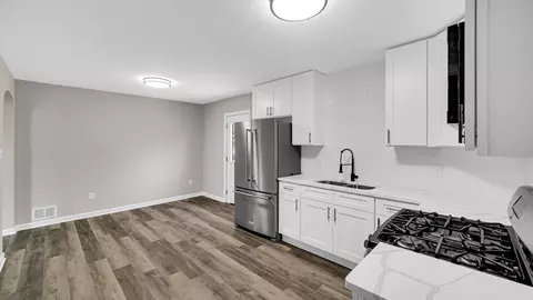 235 W Taft St, Gary, IN 46404 photo 9