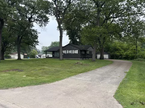 725 W Elm St, Griffith, IN 46319 photo 2