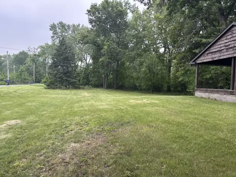 725 W Elm St, Griffith, IN 46319 photo 4